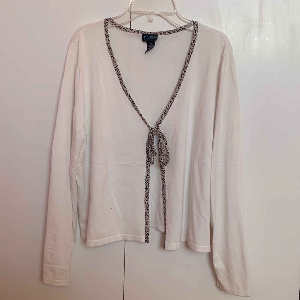 rue + || White Sweater
